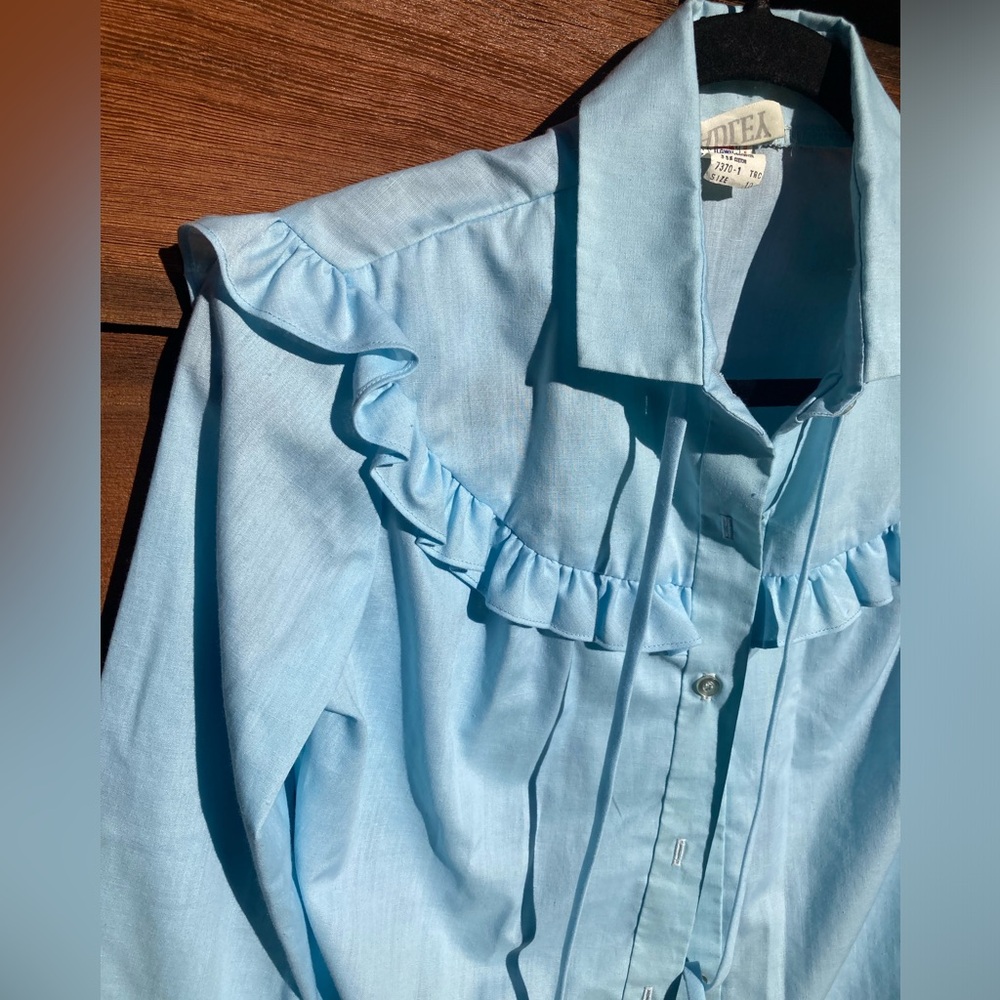 Vintage Ruffled Button-Up - Picture 3 of 8